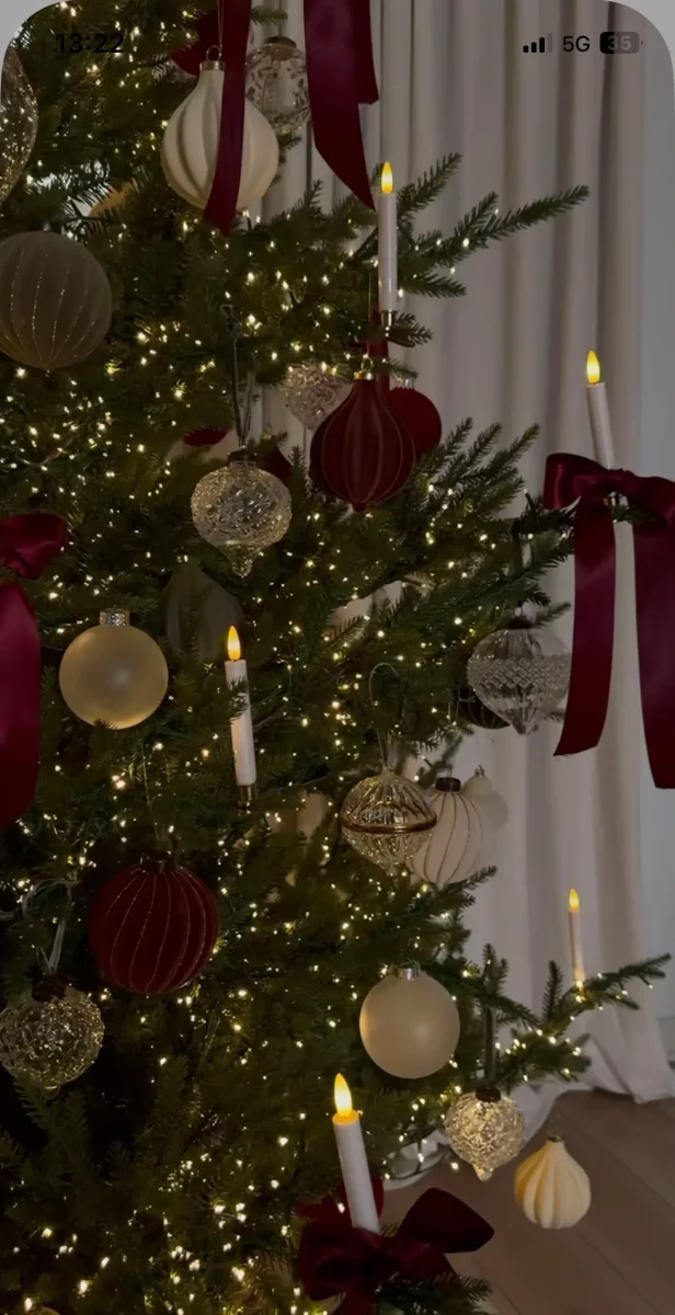 Albero di Natale, pino "Bernina" in PE Effetto Real Touch + PVC di Altissima qualità h 240 cm - immagine 7